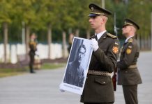 Перепоховання в Україні одного з найяскравіших борців за незалежність Євгена Коновальця хірургічно розрізало кілька гнійників