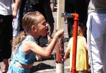 Пийте у спеку воду, узвари, морси, компоти